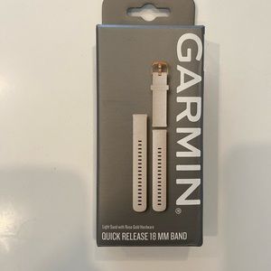 New in box Garmin 18 MM Watch Band Light Sand with Rose Gold Hardware